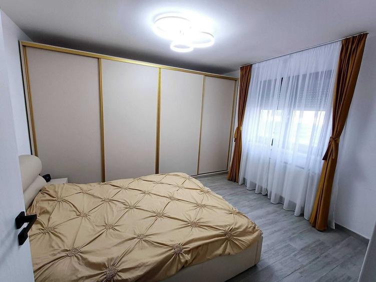 Casă cu 4 camere decomandat în Slătioara