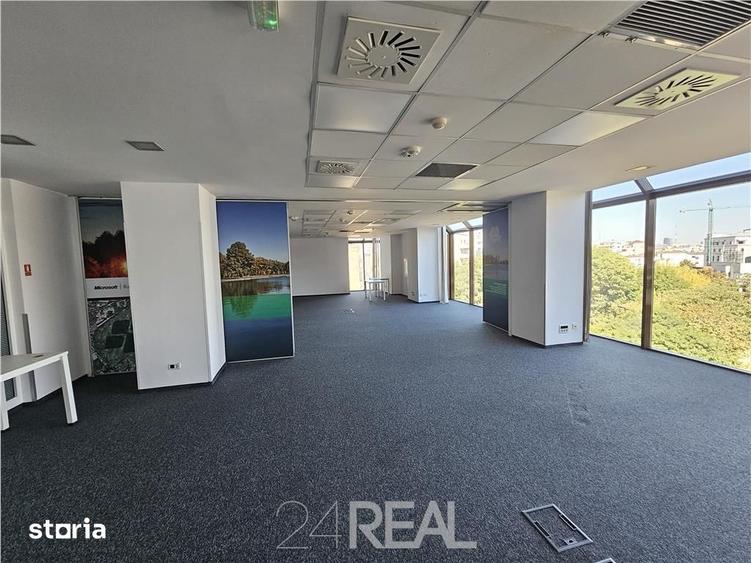 Spațiu comercial, de 821 mp, în Universitate