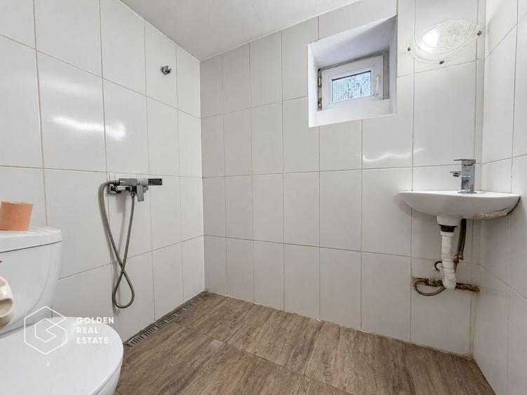 Casă individuală cu 7 camere cu Canalizare în Păuliș