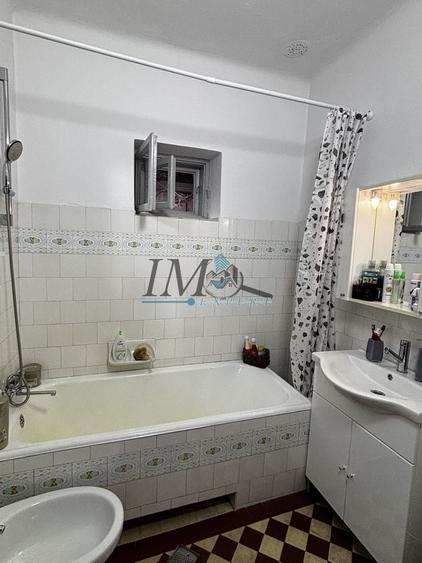 Casă individuală cu 5 camere cu Teren 1050 Mp în Nord