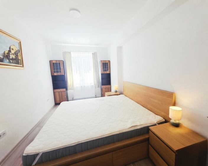 Apartament cu 2 camere semidecomandat în Tractorul