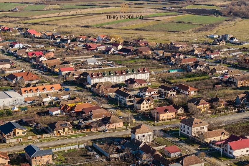 Teren Construcții intravilan de 1340 mp, în Remetea Mare
