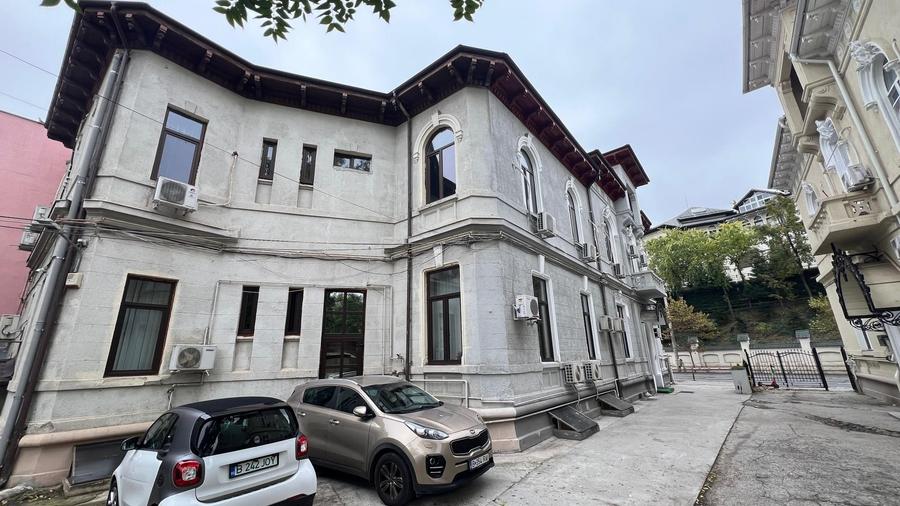 Casă individuală cu 23 camere cu Canalizare în Unirii