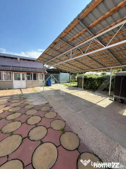 Casă cu 7 camere cu Teren 2714 Mp în Central