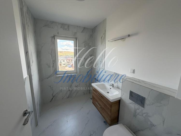 Apartament cu 2 camere semidecomandat în Florești