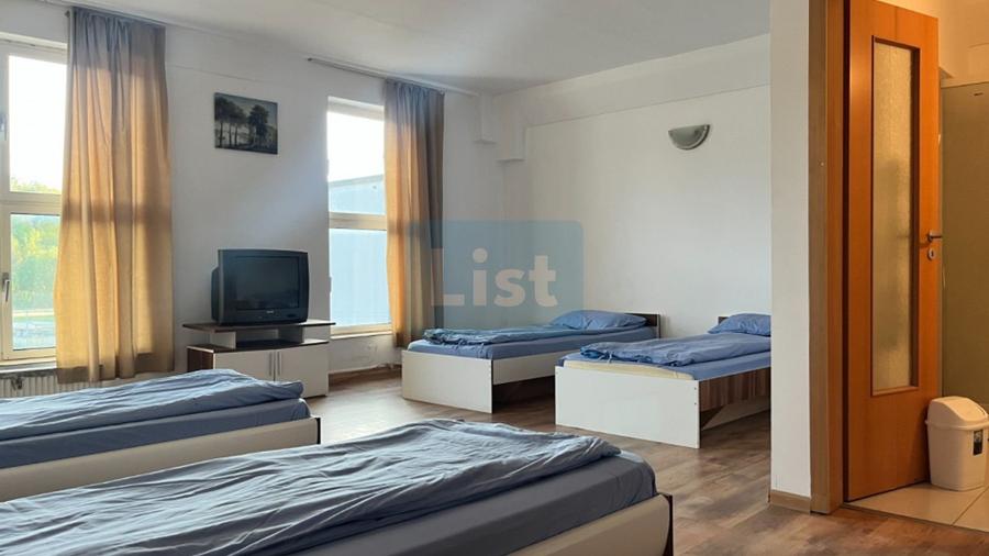 Casă cu 10 camere cu Teren 3883 Mp în Calea Caransebeșului