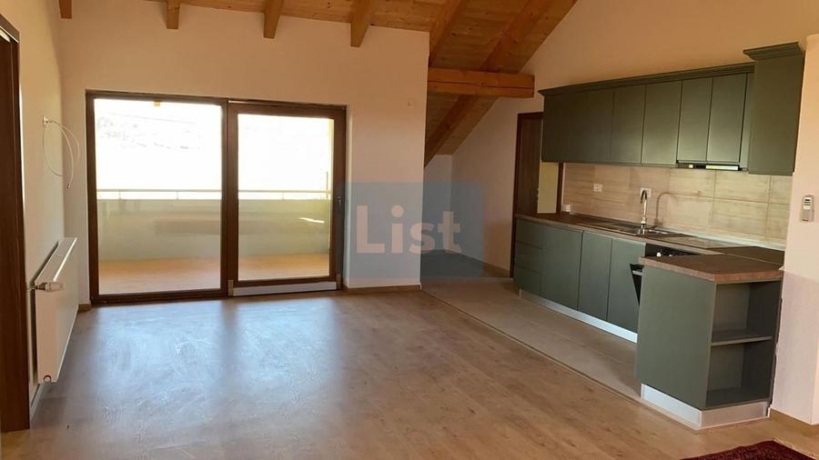 Casă cu 4 camere cu Teren 860 Mp în Șimian