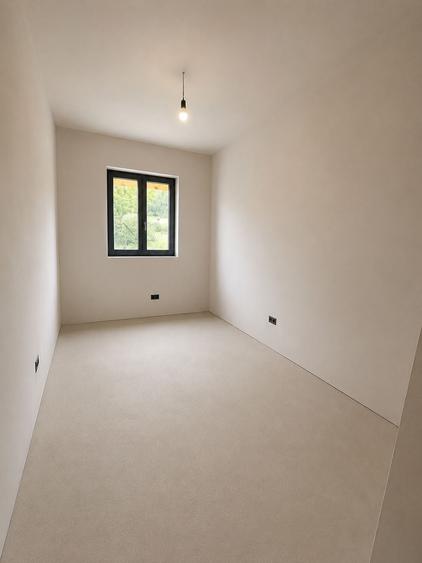 Casă individuală cu 4 camere cu Teren 500 Mp în Cetate