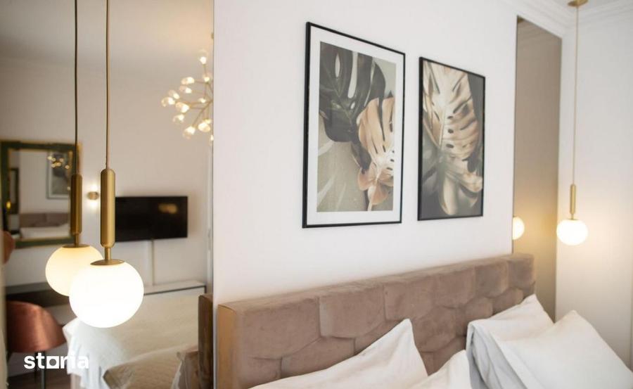 Apartament cu 3 camere semidecomandat în Ciupercenii Noi