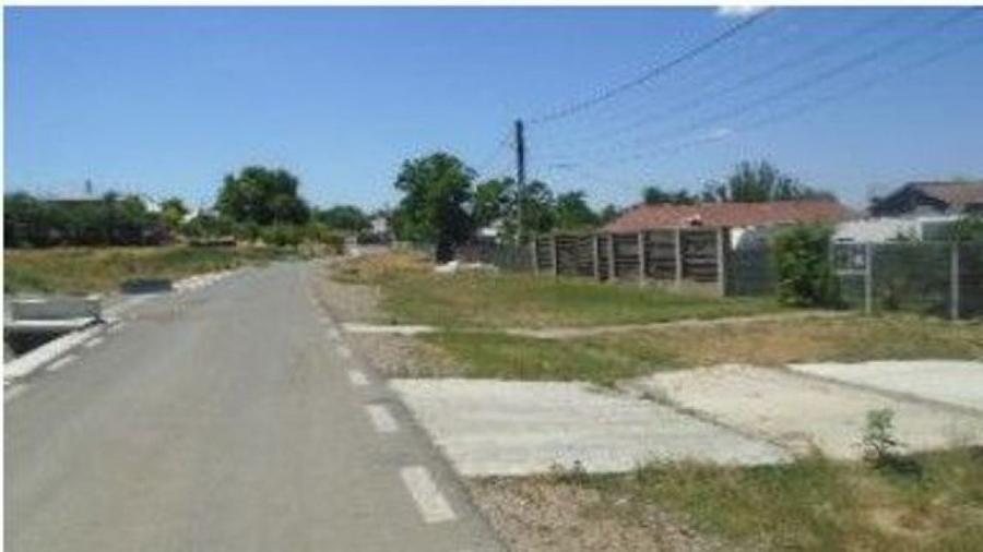 Casă cu 4 camere cu Teren 1443 Mp în Braniștea