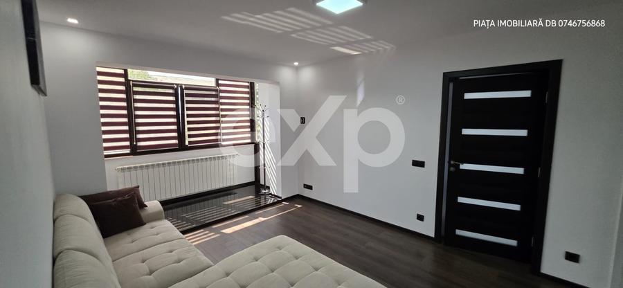 Apartament cu 3 camere semidecomandat, mobilat în Micro 9