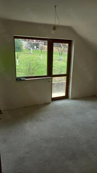 Casă cu 5 camere în Central