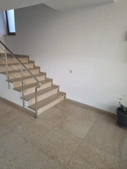 Spațiu comercial, în Central