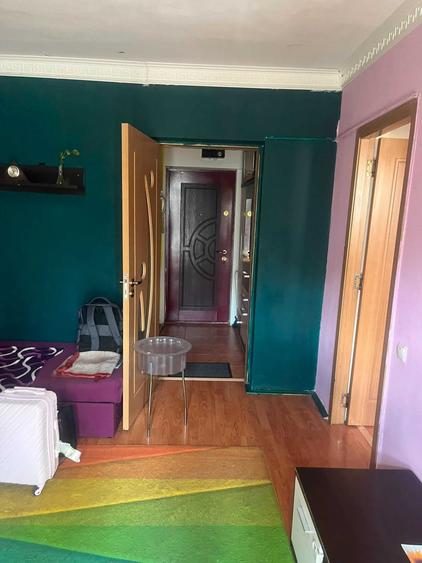 Apartament cu 2 camere semidecomandat în Berceni