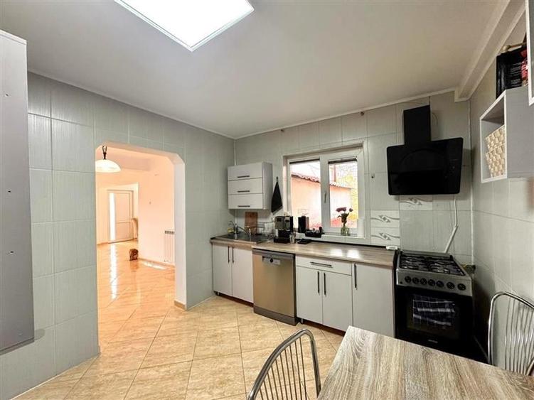 Casă individuală cu 4 camere cu Teren 1670 Mp în Bârnova