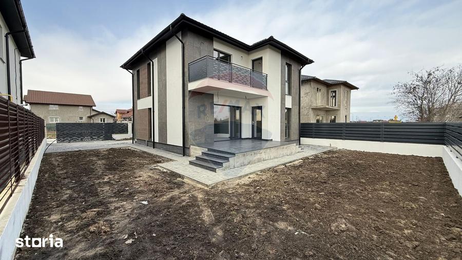 Casă cu 4 camere cu Teren 330 Mp în Central