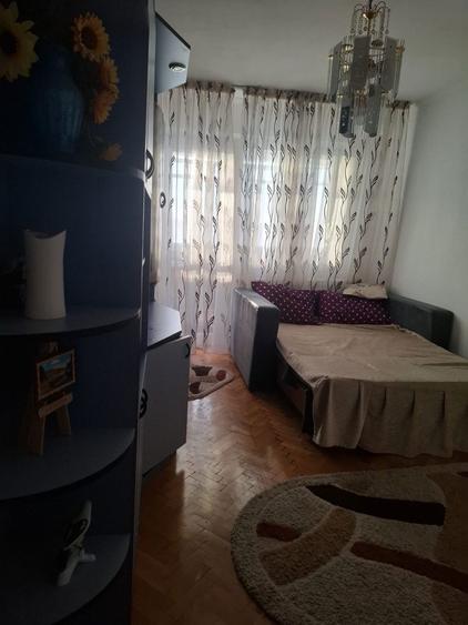 Apartament cu 2 camere semidecomandat în Micro 38