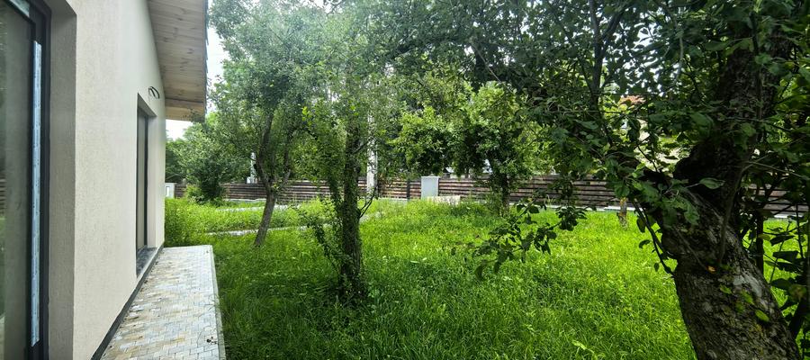 Casă individuală cu 4 camere cu Teren 1017 Mp în Central