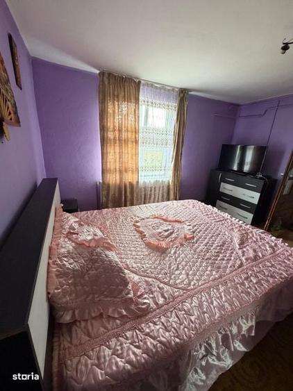 Casă cu 4 camere cu Teren 553 Mp în Romanești