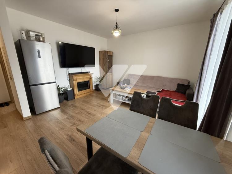 Apartament cu 3 camere decomandat, mobilat în Turnișor