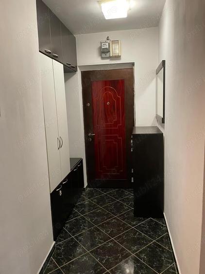 Apartament cu 3 camere decomandat în Drumul Taberei