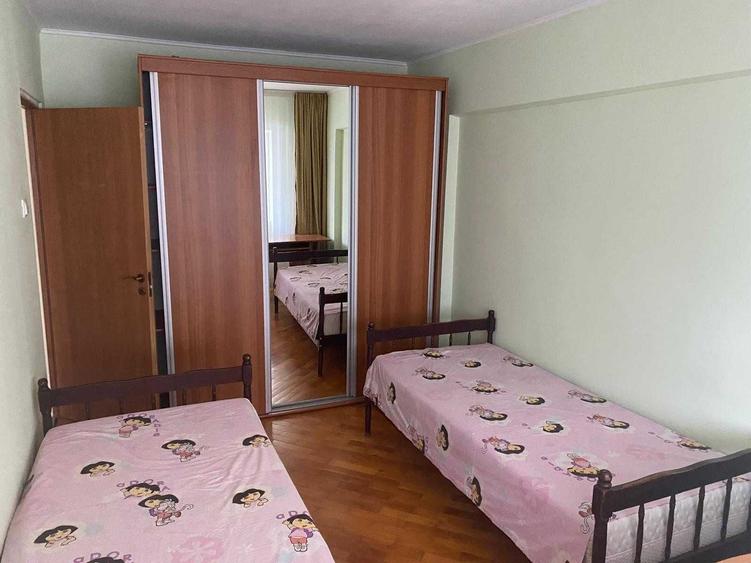 Apartament cu 3 camere decomandat în Păcurari