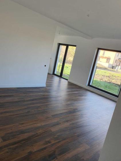 Casă cu 3 camere cu Teren 563 Mp în Chinteni