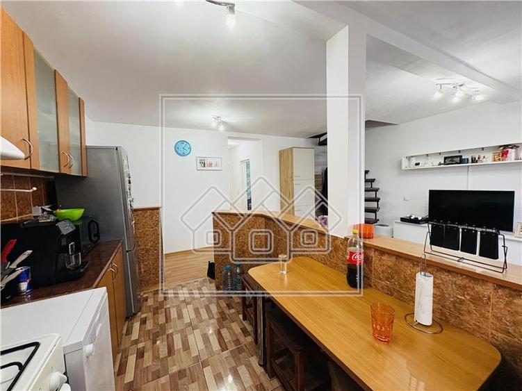 Apartament cu 3 camere decomandat în Terezian