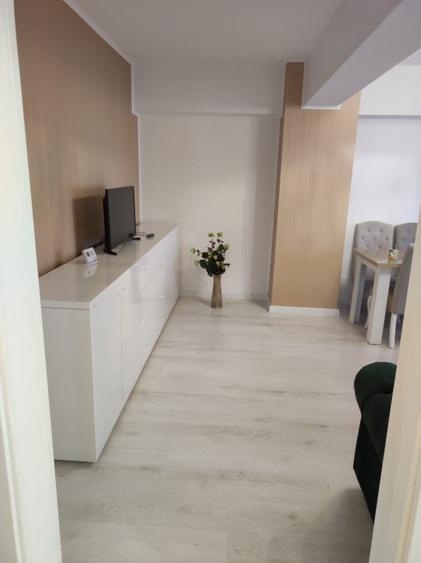 Apartament cu 2 camere nedecomandat, mobilat în Central
