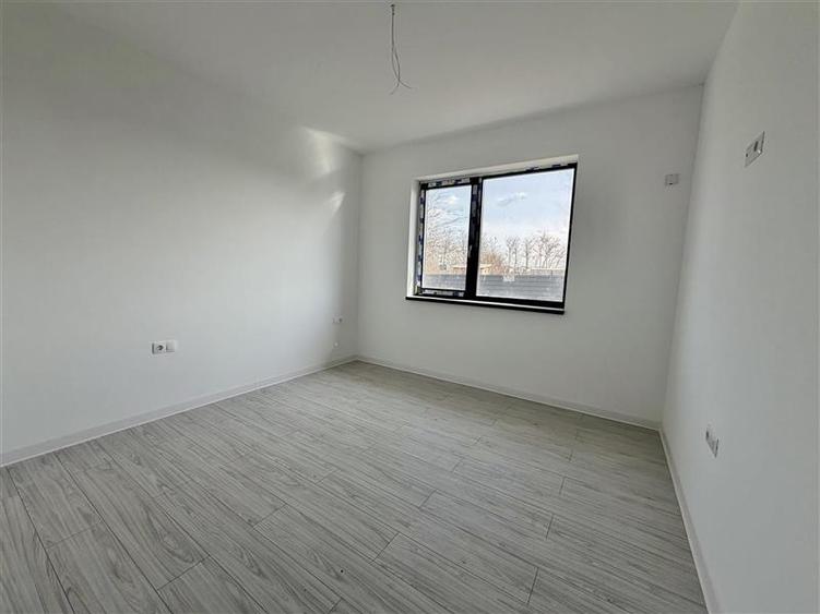 Casă individuală cu 4 camere cu Teren 400 Mp în Miroslava