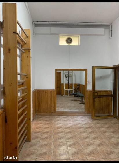 Casă cu Teren 1580 Mp în Glina