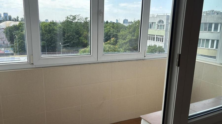Apartament cu 2 camere decomandat în Aviației