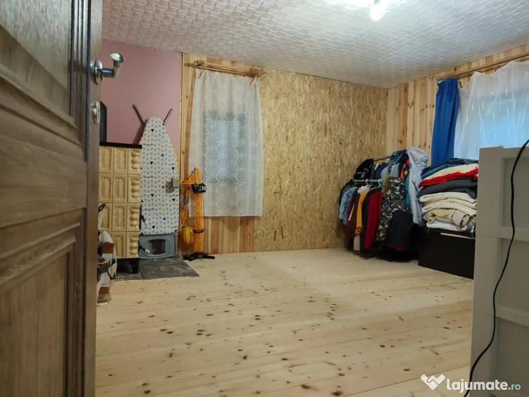 Casă cu 3 camere în Căzănești
