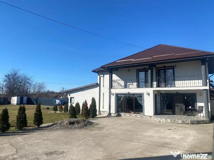 Casă cu 4 camere cu Teren 1200 Mp în Țintea