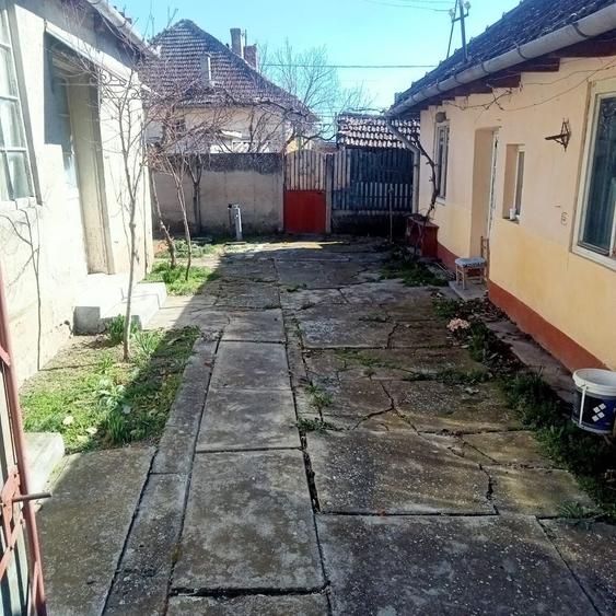 Casă cu 4 camere în Șimand
