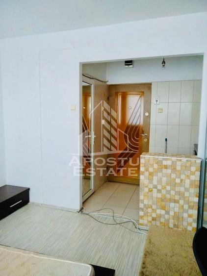 Garsonieră semidecomandată, mobilată în Complex Studențesc