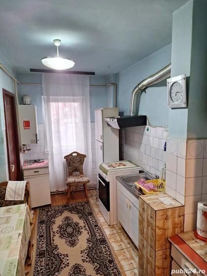 Apartament cu 4 camere decomandat în Central