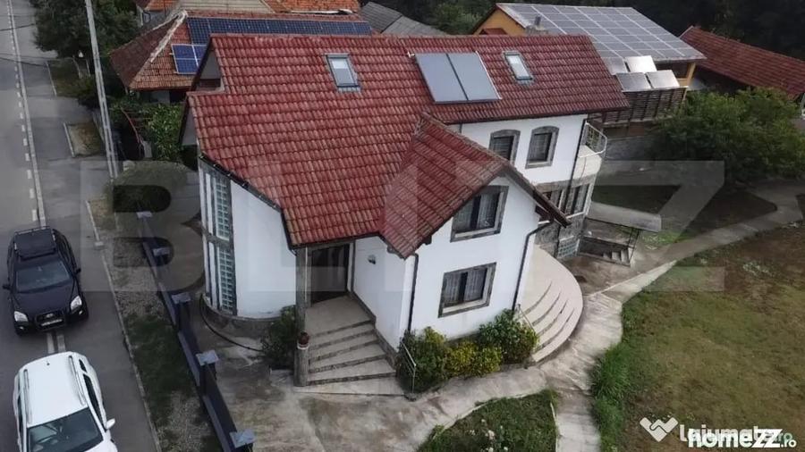 Casă cu 4 camere cu Teren 3300 Mp în Debarcader