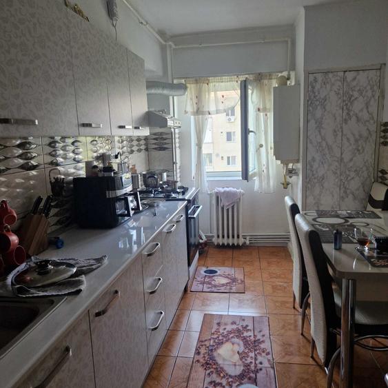 Apartament cu 2 camere decomandat în Exterior Vest