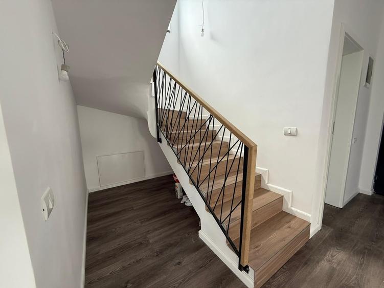 Casă individuală cu 4 camere cu Teren 400 Mp în Prelungirea Ghencea