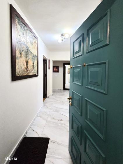 Apartament cu 4 camere în Mazepa 1