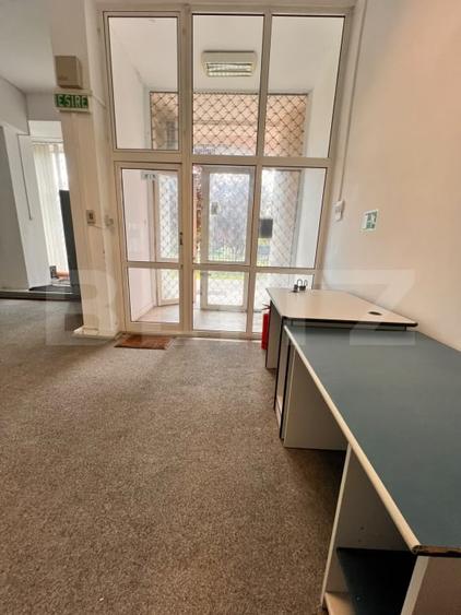 Spațiu comercial, de 231 mp, în Hunedoara