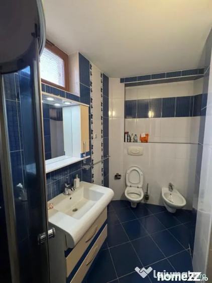 Casă cu 8 camere cu Teren 380 Mp în Griviței