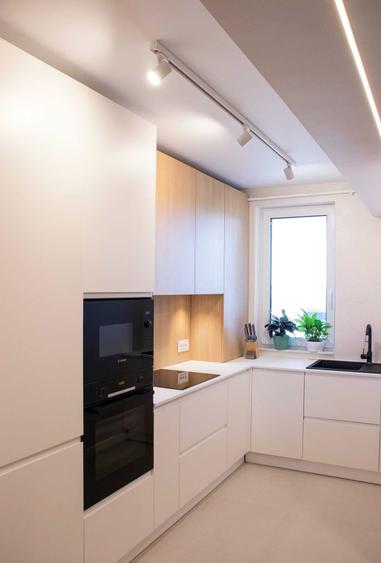 Apartament cu 3 camere semidecomandat în Exterior Vest