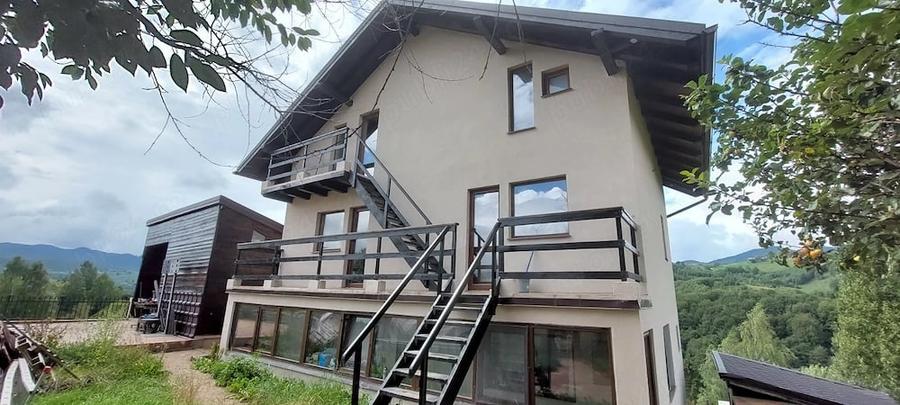 Casă cu 5 camere cu Teren 603 Mp în Peștera