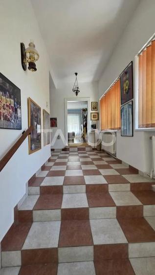 Casă cu 4 camere cu Teren 3150 Mp în Petrești