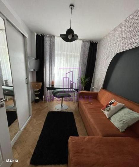 Apartament cu 3 camere semidecomandat în Central