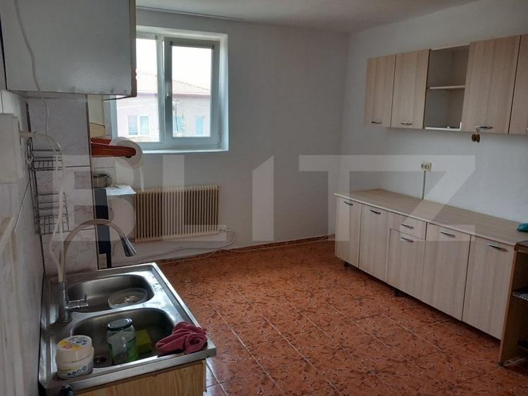 Apartament cu 3 camere decomandat în Florești — fotografia 3
