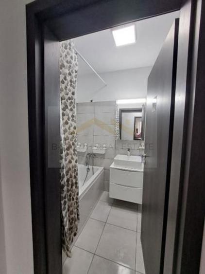 Apartament cu 2 camere decomandat în Roșu