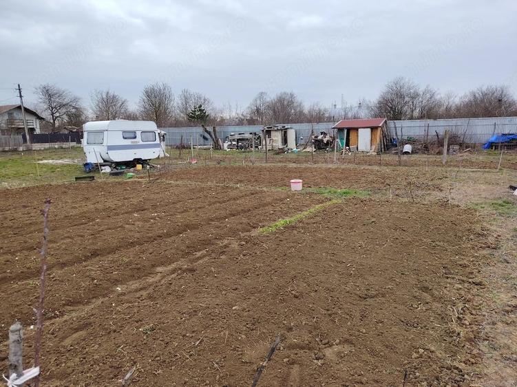 Teren de 5000 mp, în Corbii Mari
